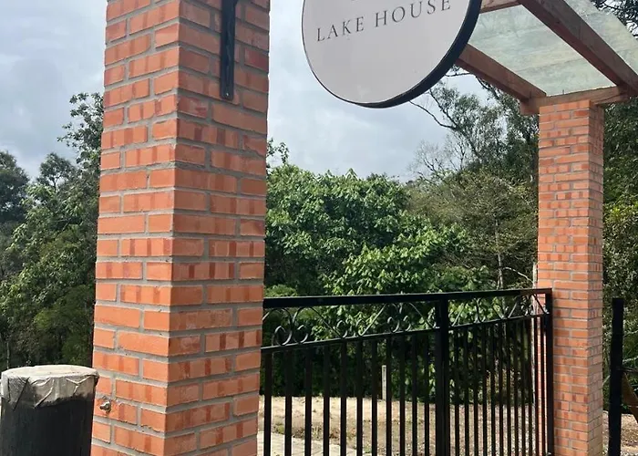 Lake House_Sc
